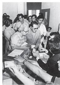 Hauteskundeek erabat libreak behar dute izan eta boto emaile guztien botoek balio berbera dute, dena delakoa beren adina edo gizarte maila.<br><br>